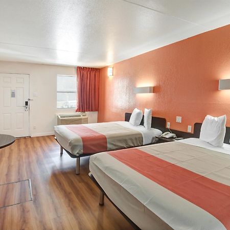 Motel 6-Dallas, Tx - Forest Lane Bagian luar foto