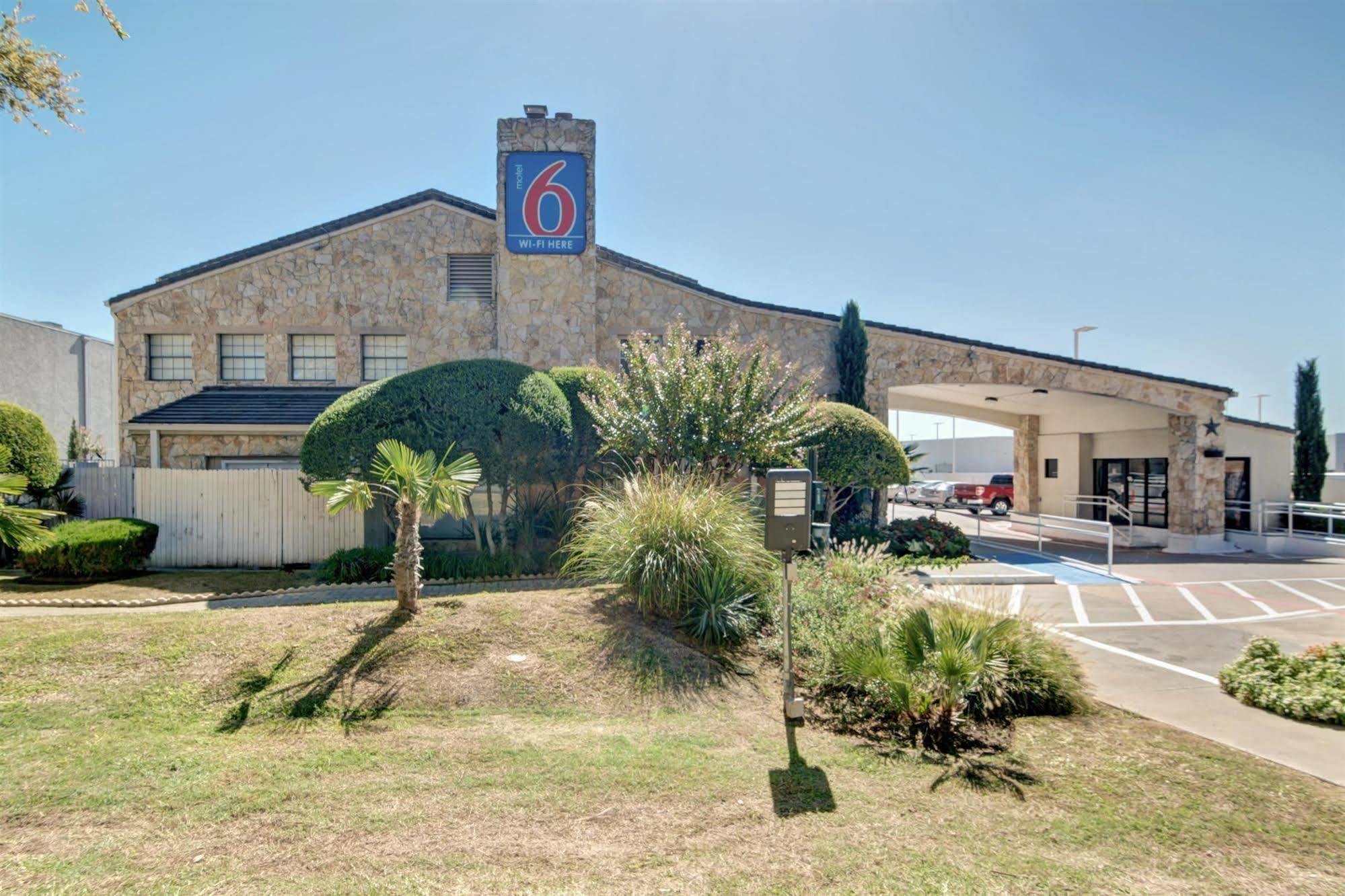 Motel 6-Dallas, Tx - Forest Lane Bagian luar foto